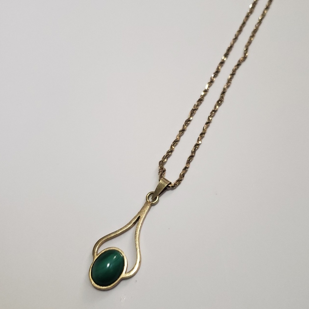 *Sold* 14K Gold Rope Necklace with Malachite Stone